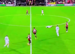 Tom Lockyer, malore improvviso in campo, il calciatore del Luton Town collassa dopo arresto cardiaco - VIDEO