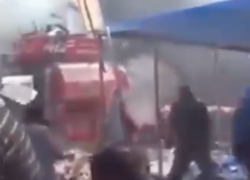 Gaza, bulldozer israeliani nel cortile dell’ospedale Kamal Adwan, palestinesi sepolti vivi e con le gambe legate - VIDEO