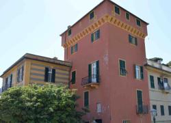 Castello di San Giorgio a Portofino, iniziato lo sfratto delle prime sculture del museo, alcune opere a Genova? 