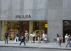 Prada, il gruppo acquista per 425 milioni di dollari un palazzo sulla Fifth Avenue a New York