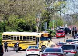 Sparatoria nell'Iowa in un liceo Usa a Perry, 5 feriti, morto l'attentatore: si sarebbe suicidato