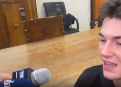 Matteo Mariotti contro Selvaggia Lucarelli per la critica alla raccolta fondi: “Il vero squalo sei tu, non quello che mi ha azzannato la gamba” - VIDEO