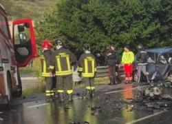 Incidente a Catanzaro, scontro frontale tra 2 auto sulla statale Jonica, morti 4 giovani. Avevano tra i 19 e i 35 anni