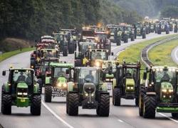 Protesta degli agricoltori: una lotta contro gli slogan semplicistici del potere globalista guidato da Bill Gates