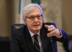 Sgarbi, perquisite 3 case e sequestrato il quadro di Manetti: atto dovuto dopo indagine per riciclaggio di beni culturali