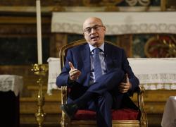 Aldo Cazzullo: "Perché il comunismo ha fatto male alla sinistra". Ecco la sinistrash fucsia e arcobaleno