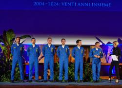 
Pitti Uomo, Aeronautica Militare presenta all’Istituto di Scienze Militari Aeronautiche la nuova collezione FW24_25 seguendo la linea tracciata in questi anni: capi moderni e contemporanei dall'appeal tecnico e performante
