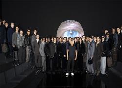 Milano Moda Uomo: bis d’eleganza con le finezze di Giorgio Armani e le divise navy di Emporio Armani 