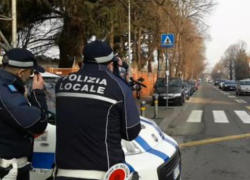 "Bologna Città 30", multe al via, boom di proteste: "Ritardi di 23 minuti in media". Petizione cdx: "Referendum abrogativo"