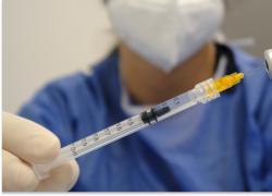 Piano pandemico 2024-2028, mascherine, vaccini, distanziamento e lockdown: la Destra riscopre lo stile Speranza