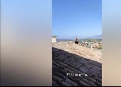 Gatto scomparso di Frassica, la moglie Barbara Exignotis lancia pietre ai vicini accusati di averlo rubato - VIDEO