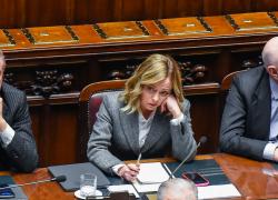 Giorgia Meloni critica Elkann ma poi fa come Stellantis delocalizzando i Cpr in Albania. Sanremo, per la prima volta nella storia del Festival non ci sarà la giuria demoscopica. Antonio Di Bella "benedetto" dei Vescovi. Il sit in di UniRai....