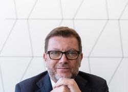 Parisi (Aon Italia): “ricavi in crescita di oltre €300 mln (+11,9%), obiettivo +50% al ’27; protagonisti anche nelle PMI”