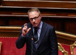 Carne coltivata, stop Ue alla legge Lollobrigida che la vieta in Italia: "Non applicabile, notificato male divieto"