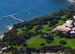 Berlusconi, Villa Certosa in Sardegna messa in vendita dagli eredi per 500 mln €: 126 camere e parco di 120 ettari