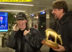 Ilary Blasi, tapiro d'oro per le corna a Totti con il personal trainer Cristiano Iovino. Lei ride e non smentisce - VIDEO