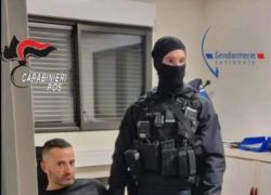 Marco Raduano arrestato in Corsica, il boss di Vieste era evaso dal carcere di Nuoro calandosi con le lenzuola: era in un ristorante