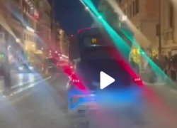 Roma, 51enne apre portellone posteriore dell’auto per nascondere targa al varco ZTL: denunciato per truffa e occultamento - VIDEO