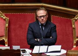 Il Ministro Lollobrigida dichiara di essere dalla parte degli agricoltori: è consapevole di essere Ministro?