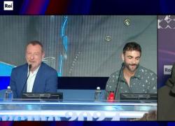 Amadeus canta Bella Ciao con Mengoni a Sanremo: il solito antifascismo in assenza di fascismo 