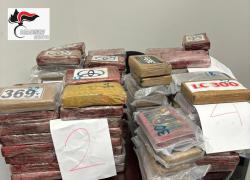 Genova, trafficanti arrestati in porto con 145 chili di cocaina nell'auto grazie ai controlli antiterrorismo