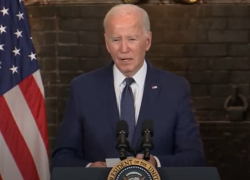 Gaza, giornalista incalza Biden: “Disastro umanitario, ha dato una scadenza a Netanyahu? È a Suo agio”; il Presidente sbiascica e non sa rispondere - VIDEO