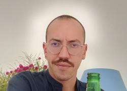 Luca dell'Atti, presidente del Museo di Ostuni si dimette, aveva postato la foto di Meloni a testa in giù
