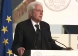 Draghi, Mattarella e Speranza in pandemia Covid: "Non ti vaccini, ti ammali, muori", "No libertà di scelta", "Agiamo su evidenze scientifiche" - VIDEO