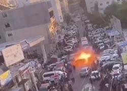 Gaza, attacco Idf ad ambulanza con all'interno civili palestinesi feriti e diretta all'ospedale di Khan Younis - VIDEO