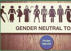 Bocconi, 3 studenti sospesi per 6 mesi per i commenti sui bagni gender neutral: “Li puoi usare per andare a trans”