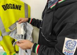 Genova, importava jeans fabbricati in Cina con la targhetta Made in Italy, maxi multa a imprenditore