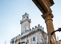 Vino Nobile di Montepulciano festeggia i 30 anni della Anteprima e premia Brunello Cucinelli