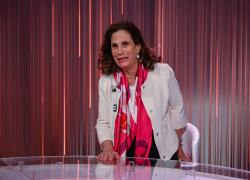 Malattia X, Ilaria Capua: "Non è questione di se, ma di quando arriverà", il web: "Sei fuggita negli Usa per scappare ad una condanna, taci"