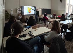 La Galleria BPER Banca, l'arte a scuola con un'opera di Fabrizio Dusi esposta all'Istituto Muratori San Carlo di Modena