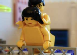 Agalmatofilia e video porno con i Lego, la nuova perversione verso i pupazzi di plastica che fanno sesso. Il web: "Dalla f*ga di legno alla f*ga di Lego"