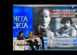 Bruno Vespa figlio di Benito Mussolini, la nipote del Duce Alessandra: "È tutto mio nonno, prima o poi farà outing", la leggenda nella gag a Porta a Porta nel 2009 - VIDEO