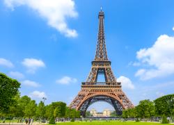 Parigi, dopo sei giorni di chiusura per sciopero la Torre Eiffel ha riaperto oggi al pubblico