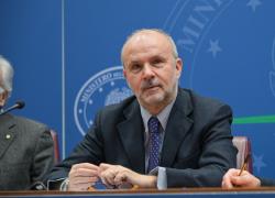 Green pass globale dell'Oms, Schillaci fa retromarcia: "L'Italia non aderirà, il testo nel decreto PNRR verrà riformulato"
