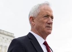 Gaza, Benny Gantz a Londra per incontrare David Cameron, l'ex premier inglese incalza: "La pazienza verso Israele si sta esaurendo"