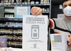 Green pass globale dell'Oms, l'infame tessera verde diventa la normalità. L'Italia non aderirà, ma per quanto sarà così?