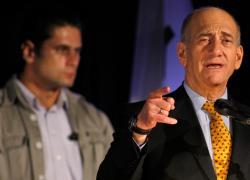 Ehud Olmert: "Netanyahu è un incidente nella storia d'Israele, ma il Paese lo travolgerà, ci sarà una rivolta civile"
