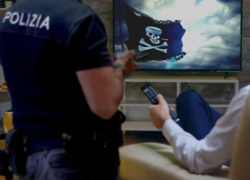 Agcom contro il 'pezzotto': "Multe fino a 5mila € in arrivo per chi guarda partite e film su siti e app pirata"