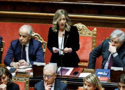 Meloni al Senato fa "l'americana": "Elezioni farsa in Russia, sacrificio di Navalny non sarà dimenticato, no invio truppe Nato in Ucraina"