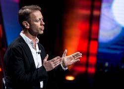 Rocco Siffredi denunciato dalla giornalista Alisa Toaff per molestie: "Quando ti stringevo mi veniva una roba un po’ particolare”