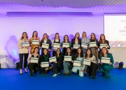 Accademia Fiera Milano, diplomate le venti studentesse del Progea 22/23;  premiato Tani come Ambassador dell'Anno 