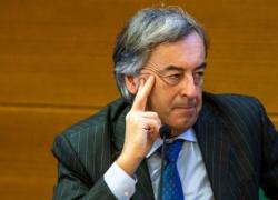Dengue, pochi casi e nessun morto in Italia, ma Burioni riparte con l'allarmismo: "Rischio epidemia, pazienti gravissimi, agire subito" - VIDEO
