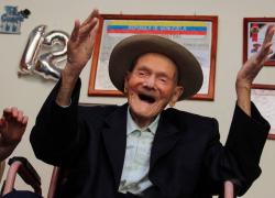 Venezuela, morto l'uomo più anziano del mondo a 114 anni, Juan Vicente Perez Mora aveva 41 nipoti e 30 pronipoti
