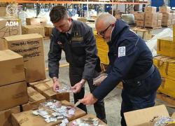 Genova, bigiotteria made in Cina contaminata da metalli pesanti, sequestrati quasi centomila articoli