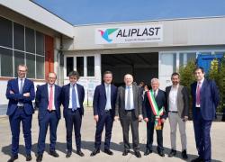 Gruppo Hera, visita del Ministro Pichetto Fratin nell’impianto piemontese di Aliplast: "Impegno per transizione ecologica"