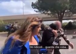 Omicidio Willy, Marco Pincarelli sposa Laura Roffo, fuori dal carcere di Civitavecchia insulti e sputi ai giornalisti - VIDEO